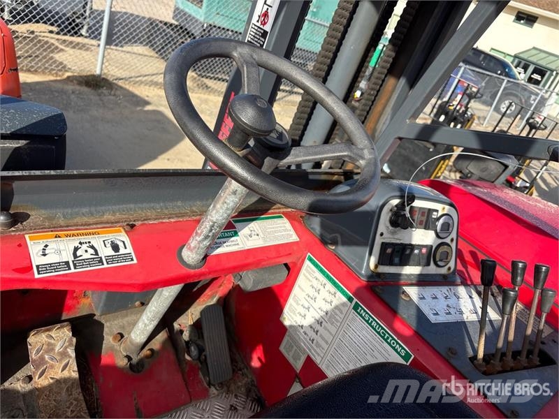 Moffett M8 50.3 5000 lb 3x3 Truck Mounted Forklift Stivuitoare montate pe camioane