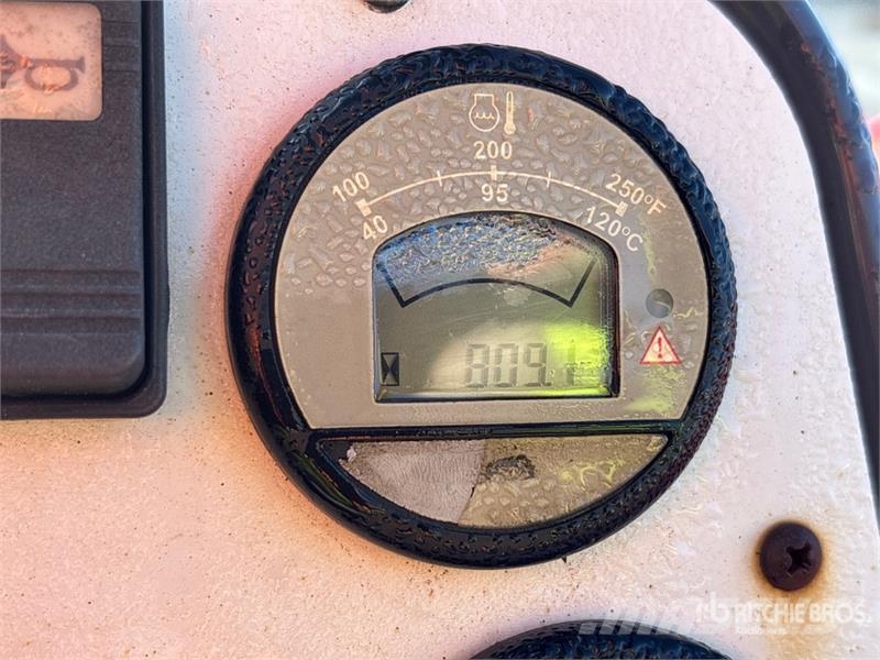 Moffett M8 50.3NX 5000 lb 3x3 Truck Mounted Forklift Stivuitoare montate pe camioane