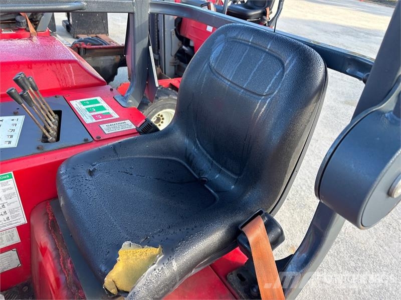 Moffett M8 50.3NX 5000 lb 3x3 Truck Mounted Forklift Stivuitoare montate pe camioane