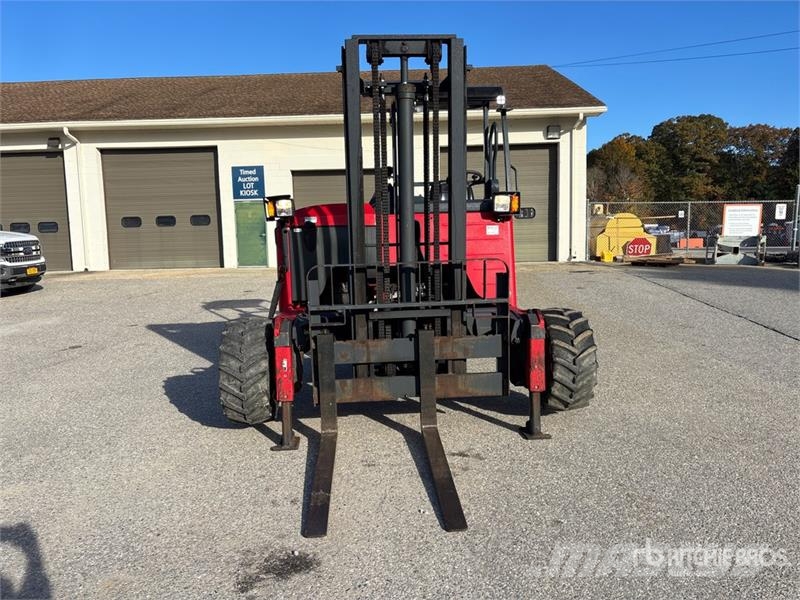 Moffett M8 50.3NX 5000 lb 3x3 Truck Mounted Forklift Stivuitoare montate pe camioane