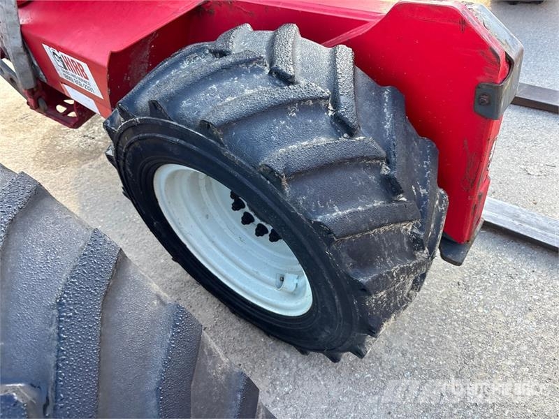 Moffett M8 50.3NX 5000 lb 3x3 Truck Mounted Forklift Stivuitoare montate pe camioane