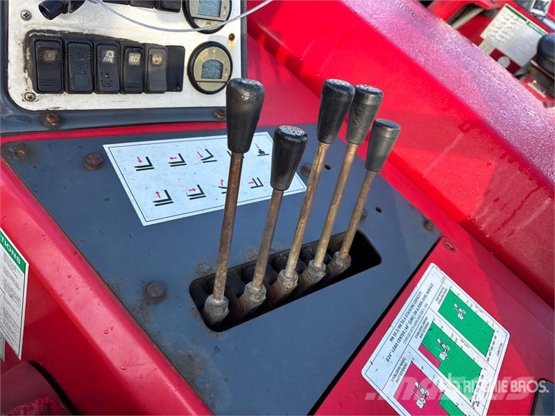 Moffett M8 50.3NX 5000 lb 3x3 Truck Mounted Forklift Stivuitoare montate pe camioane