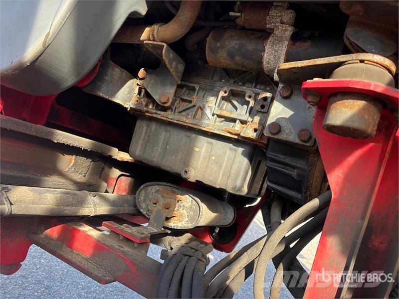 Moffett M8 50.3NX 5000 lb 3x3 Truck Mounted Forklift Stivuitoare montate pe camioane