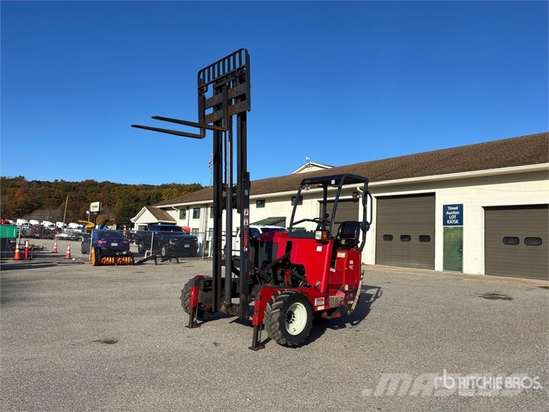 Moffett M8 50.3NX 5000 lb 3x3 Truck Mounted Forklift Stivuitoare montate pe camioane