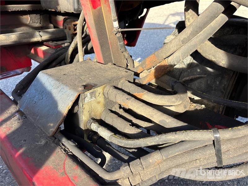 Moffett M8 50.3NX 5000 lb 3x3 Truck Mounted Forklift Stivuitoare montate pe camioane