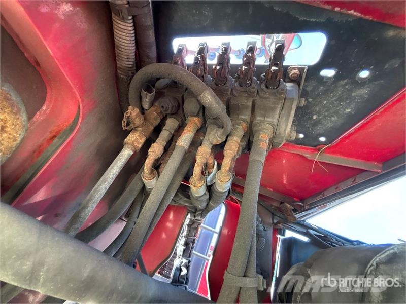 Moffett M8 55.3 5500 lb 3x3 Truck Mounted Forklift Meeneemheftrucks