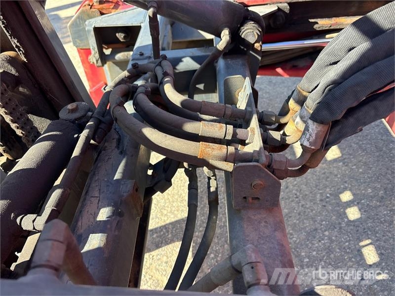 Moffett M8 55.3 5500 lb 3x3 Truck Mounted Forklift Meeneemheftrucks