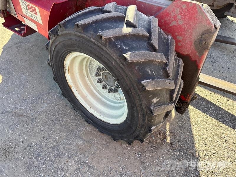 Moffett M8 55.3 5500 lb 3x3 Truck Mounted Forklift Моторизирани високоповдигачи с открити платформи