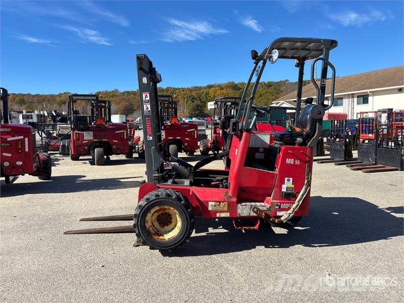 Moffett M8 55.3 5500 lb 3x3 Truck Mounted Forklift Meeneemheftrucks