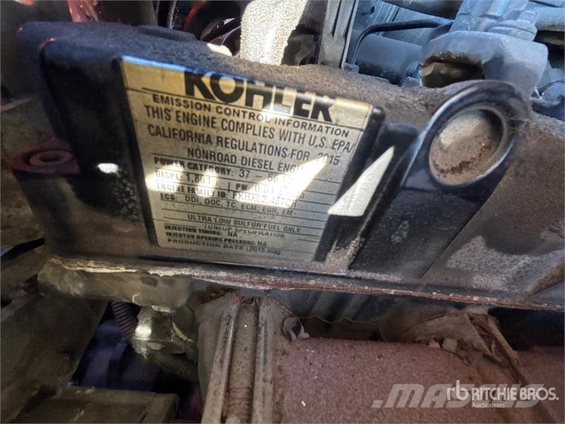 Moffett M8 55.3 5500 lb 3x3 Truck Mounted Forklift Stivuitoare montate pe camioane