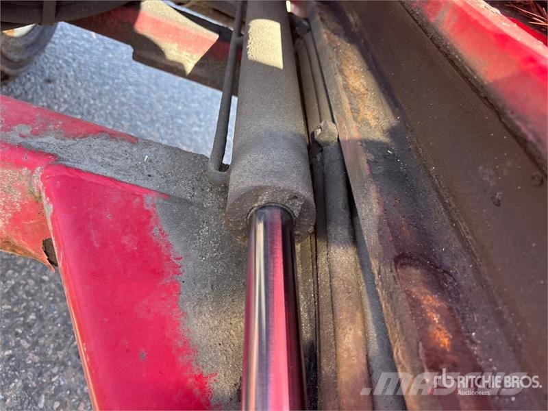 Moffett M8 55.3 5500 lb 3x3 Truck Mounted Forklift Meeneemheftrucks