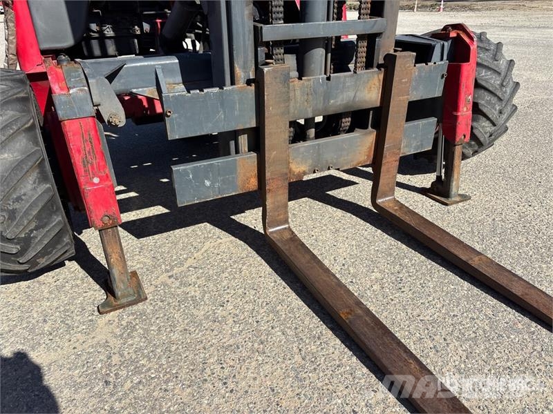 Moffett M8 55.3 5500 lb 3x3 Truck Mounted Forklift Meeneemheftrucks
