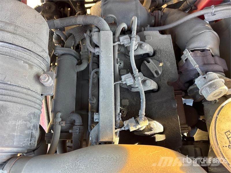 Moffett M8 55.3 5500 lb 3x3 Truck Mounted Forklift Stivuitoare montate pe camioane