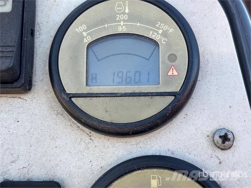 Moffett M8 55.3 5500 lb 3x3 Truck Mounted Forklift Stivuitoare montate pe camioane