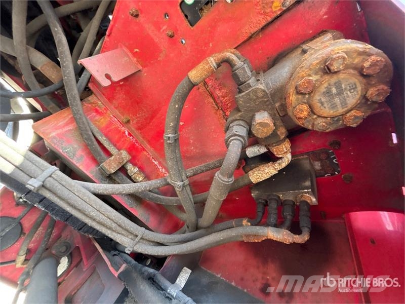 Moffett M8 55.3 5500 lb 3x3 Truck Mounted Forklift Meeneemheftrucks