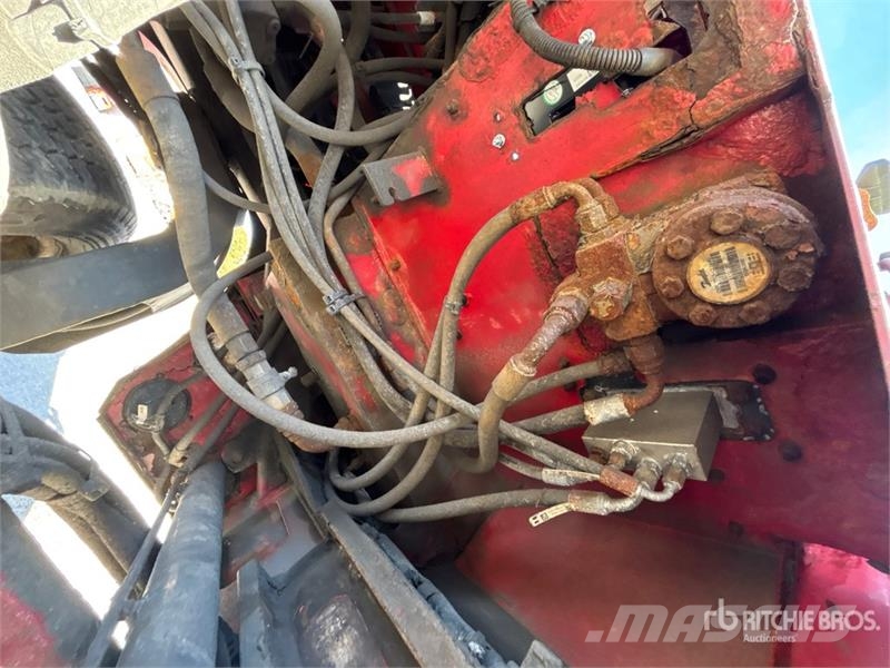 Moffett M8 55.3 5500 lb 3x3 Truck Mounted Forklift Meeneemheftrucks