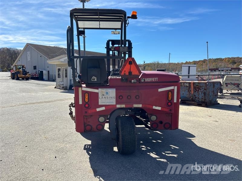 Moffett M8 55.3 5500 lb 3x3 Truck Mounted Forklift Meeneemheftrucks