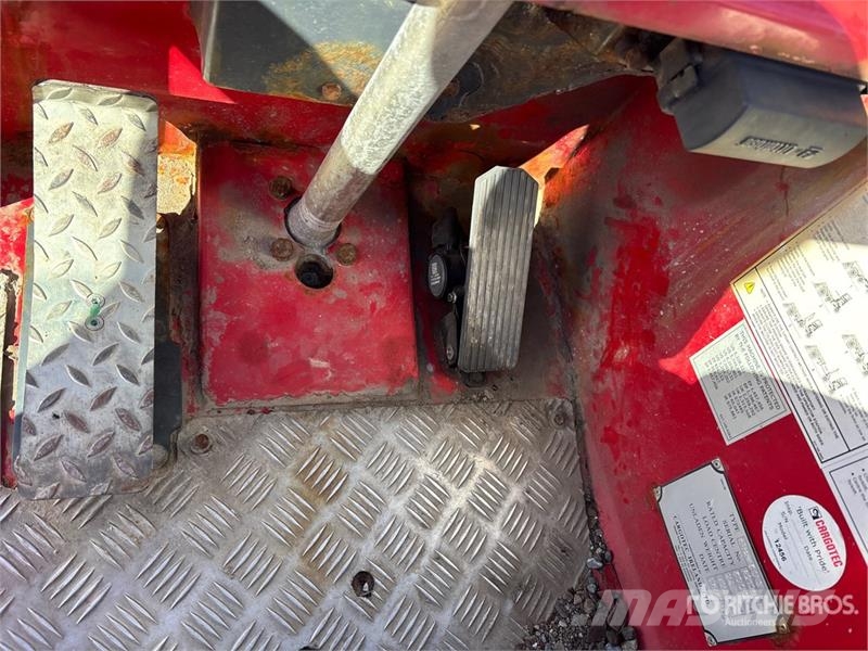 Moffett M8 55.3 5500 lb 3x3 Truck Mounted Forklift Моторизирани високоповдигачи с открити платформи