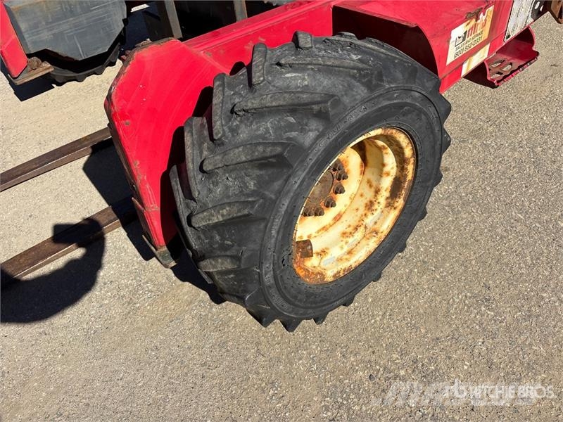 Moffett M8 55.3 5500 lb 3x3 Truck Mounted Forklift Meeneemheftrucks