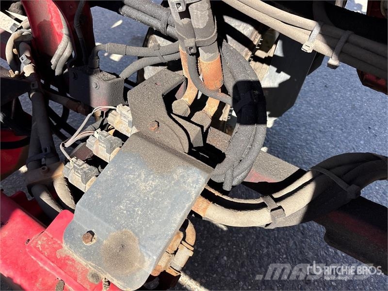 Moffett M8 55.3 5500 lb 3x3 Truck Mounted Forklift Meeneemheftrucks