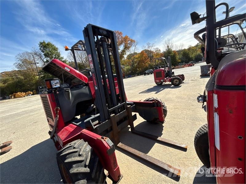 Moffett M8 55.3 5500 lb 3x3 Truck Mounted Forklift Meeneemheftrucks