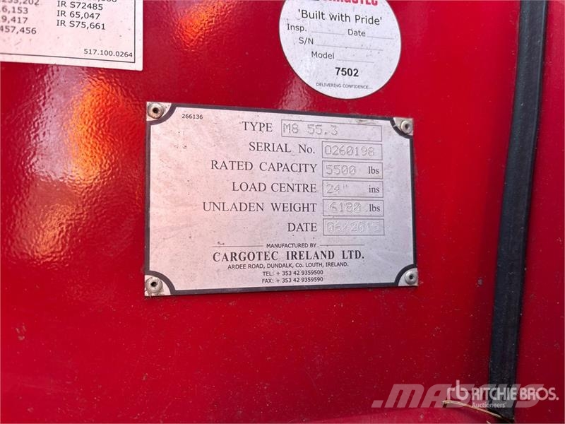 Moffett M8 55.3 5500 lb 3x3 Truck Mounted Forklift Stivuitoare montate pe camioane