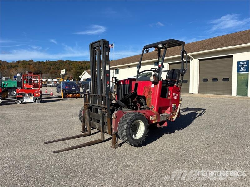 Moffett M8 55.3 5500 lb 3x3 Truck Mounted Forklift Моторизирани високоповдигачи с открити платформи