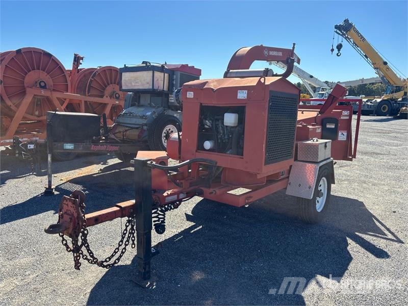Morbark M12R Tow-Behind Wood Chipper Подрібнювачі деревини