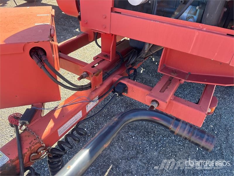 Morbark M12R Tow-Behind Wood Chipper Подрібнювачі деревини