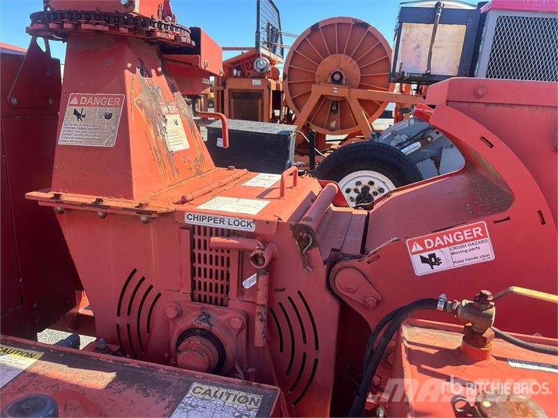 Morbark M12R Tow-Behind Wood Chipper Подрібнювачі деревини