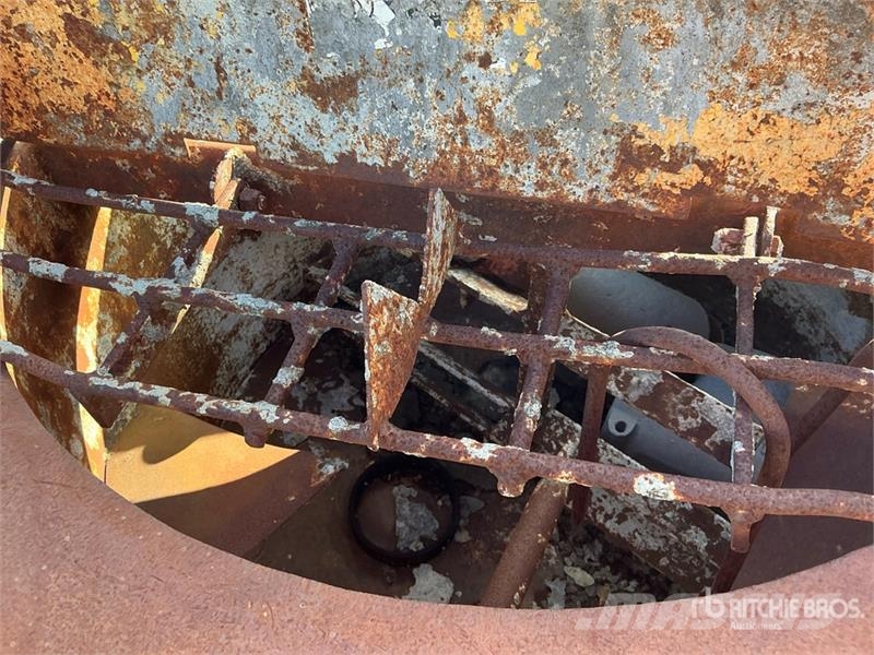 Mortar and Grout Mixer (Inoperable) Polovne mešalice