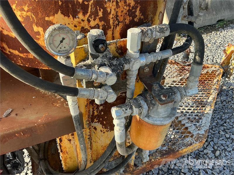 Mortar and Grout Mixer (Inoperable) Polovne mešalice