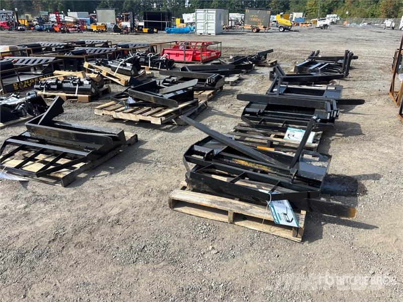 Mower King SA 48 in Qty of 12 Skid Steer Forks (Un Garfos