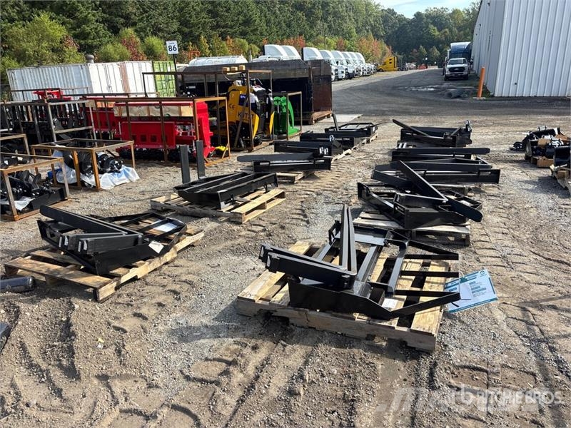 Mower King SA 48 in Qty of 12 Skid Steer Forks (Un Garfos