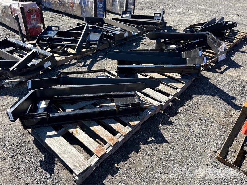 Mower King SA Qty of 4 48 in Skid Steer Forks (Unu Вили