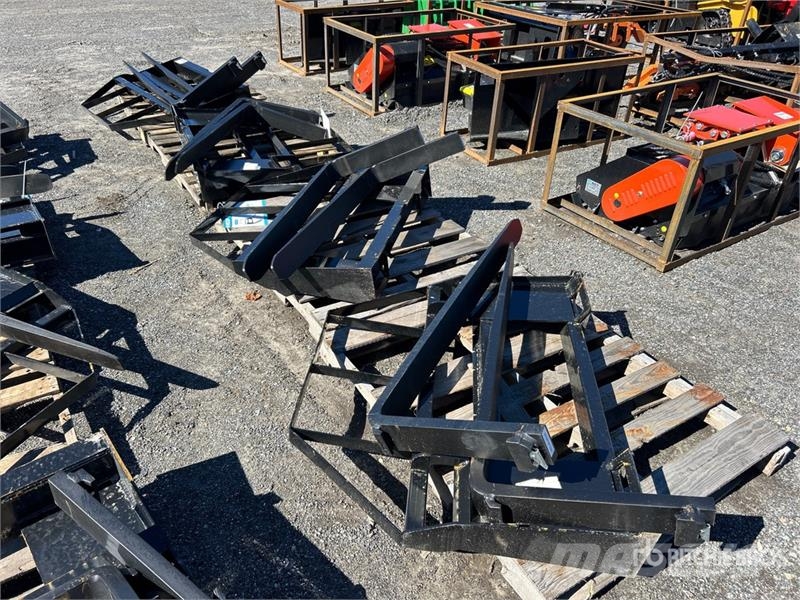 Mower King SA Qty of 4 48 in Skid Steer Forks (Unu Вили