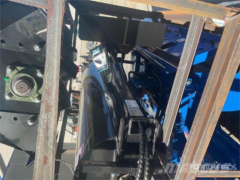  Mower King SSAB72 72 in Skid Steer Broom (Unused) Cepillos
