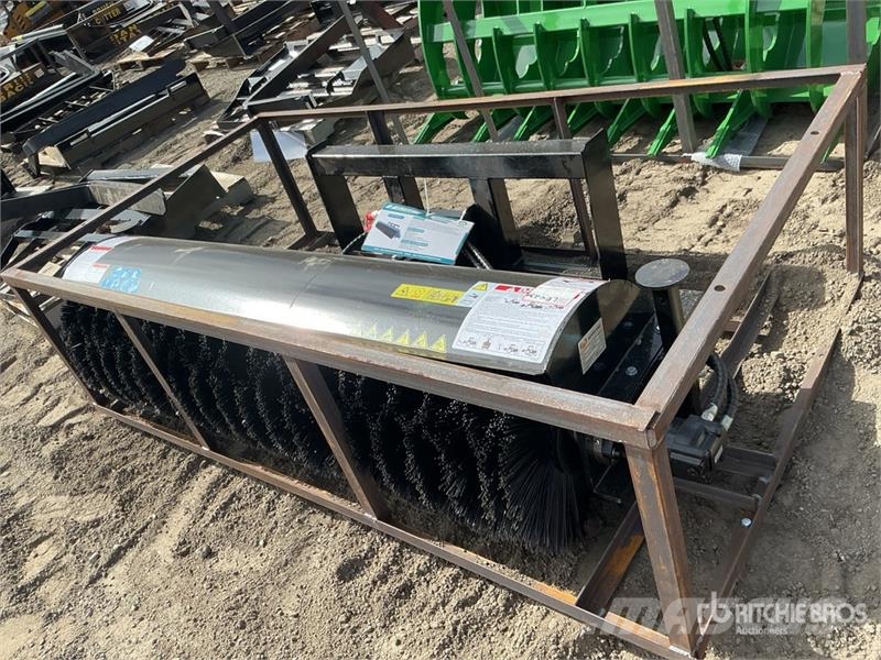  Mower King SSAB72 72 in Skid Steer Broom (Unused) فرش