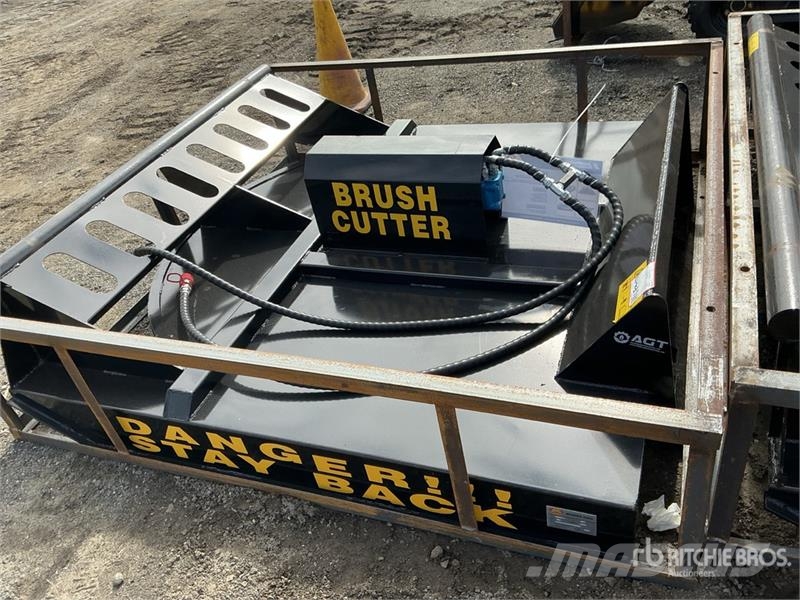  Mower King SSRC 72 in Skid Steer Brush Cutter (Unu ماكينات جز العشب