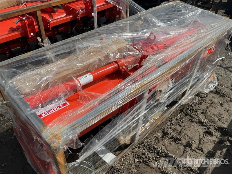 Mower King TAS-81 72 in 3-Point Rotary Tiller (Unu Rotační brány a půdní frézy