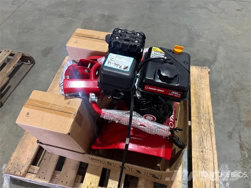 MTD Front Tine Garden Tiller ماكينات زراعية - غير ذلك