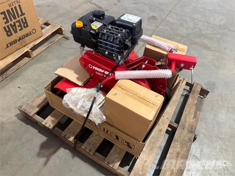 MTD Front Tine Garden Tiller ماكينات زراعية - غير ذلك