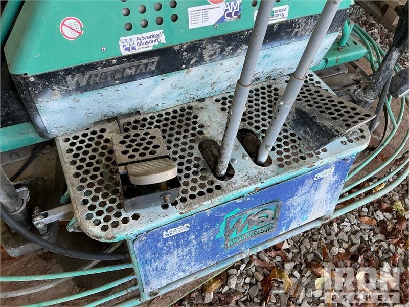 MultiQuip HHNG5 Ride-On Power Trowel Palas