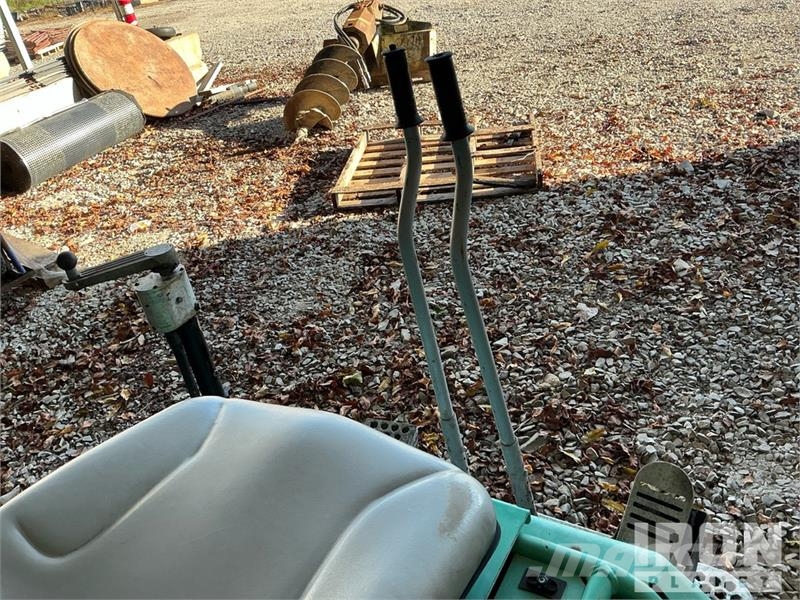 MultiQuip HHNG5 Ride-On Power Trowel Palas