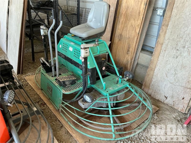 MultiQuip HHNG5 Ride-On Power Trowel Palas