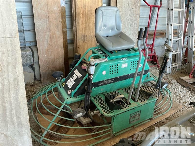 MultiQuip HHNG5 Ride-On Power Trowel Palas