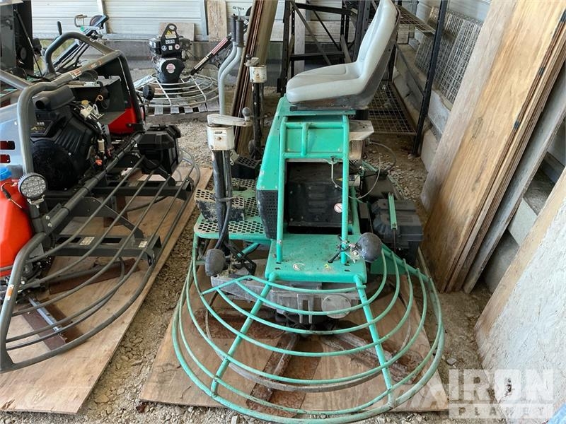 MultiQuip HHNG5 Ride-On Power Trowel Palas