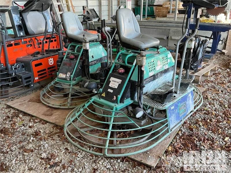 MultiQuip HHNG5 Ride-On Power Trowel Palas