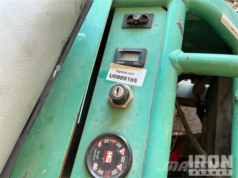 MultiQuip HHNG5 Ride-On Power Trowel Palas