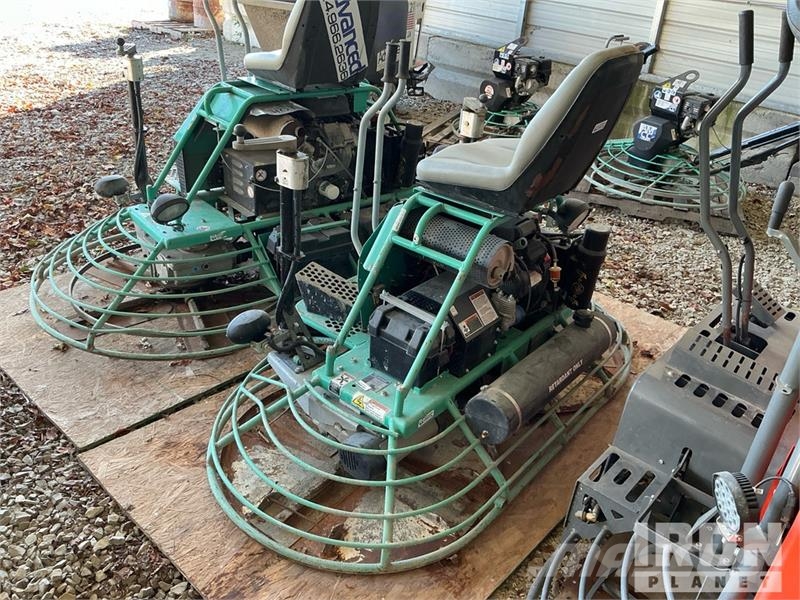 MultiQuip JWN24HTCSL Ride-On Power Trowel Palas